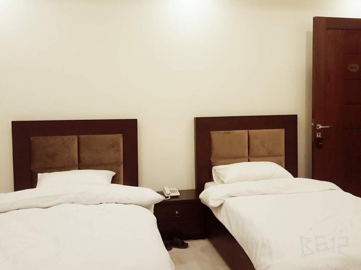Jade Dragon Hotel Dha Lahore Ngoại thất bức ảnh