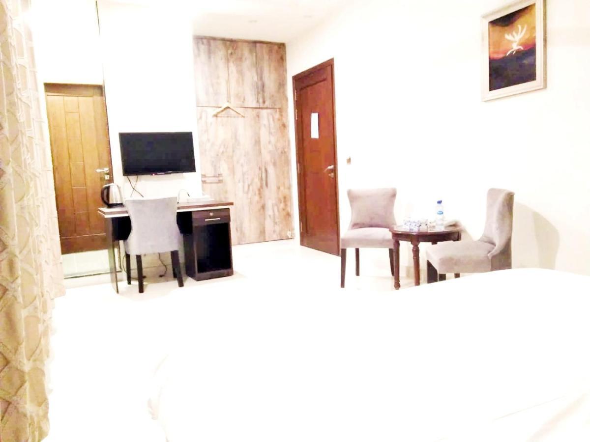 Jade Dragon Hotel Dha Lahore Ngoại thất bức ảnh